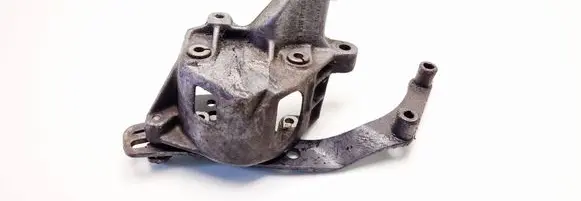 Volkswagen PASSAT B4 Power steering pump mounting bracket 028145523E
