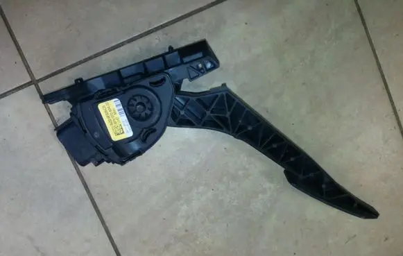 Land Rover Range Rover Evoque L538 Accelerator throttle pedal bracket BJ329F836CB NE69831