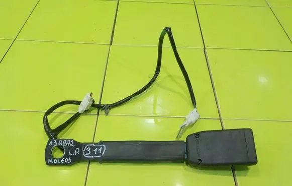 Renault Koleos I Front seatbelt NSB1094 13AB72