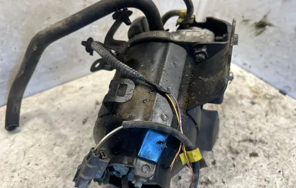 Honda FR-V Fuel filter bracket/mount holder 