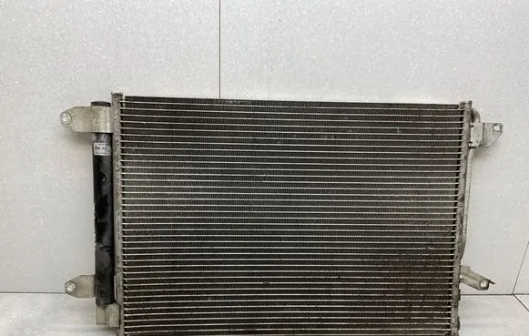 Volkswagen Jetta VI A/C cooling radiator (condenser) 5C0820411G