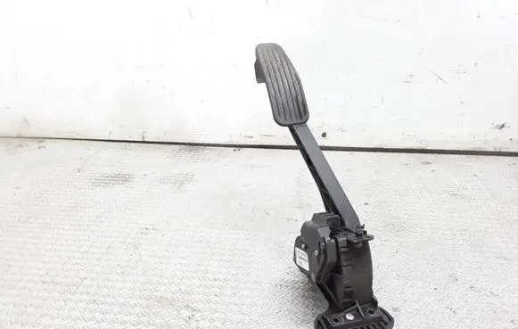 Volvo S60 Accelerator throttle pedal 30666659