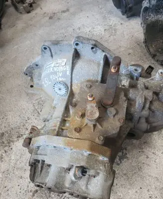 Chrysler Grand Voyager IV Manual 5 speed gearbox P04641922AC TTU102106359