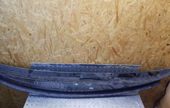 Mitsubishi Colt Wiper trim 7405A315