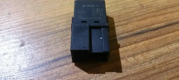 Volvo S40, V40 Other relay mb9533821l a1001-x7