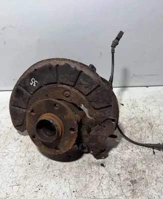 Volkswagen Golf VI Rear wheel hub spindle/knuckle