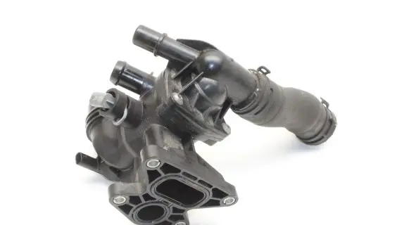 Land Rover Range Rover Evoque L551 Thermostat housing K4D38575AB
