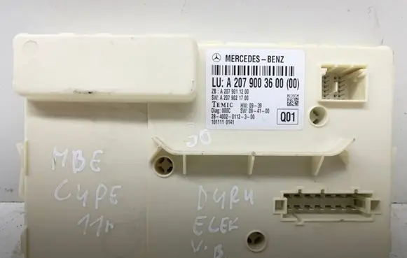 Mercedes-Benz E C207 W207 Door control unit/module A2079003600