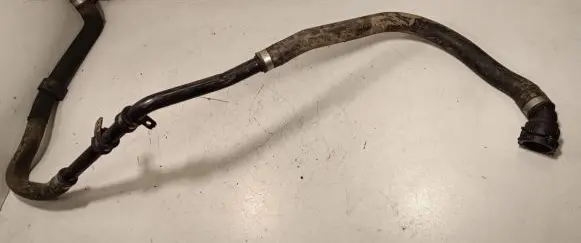 Mercedes-Benz E W213 Engine coolant pipe/hose A2135011782