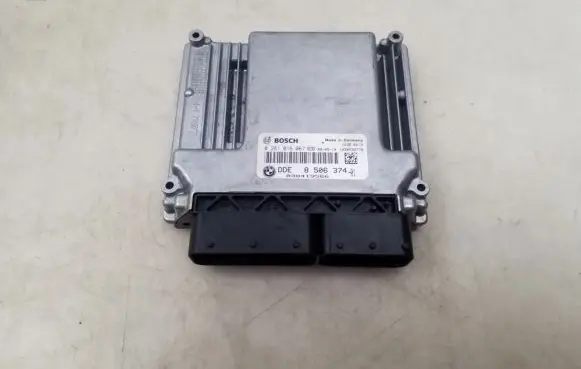 BMW 5 E60 E61 Engine control unit/module 8506374