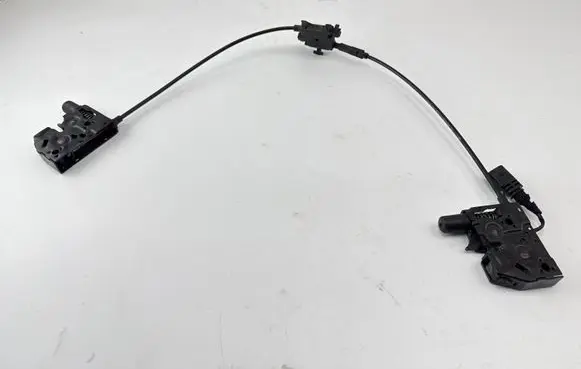 Audi A3 S3 8V Engine bonnet/hood lock/catch 8V0823509A 1674005 02101608X