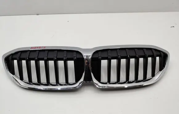 BMW 3 G20 G21 Front bumper upper radiator grill 7449428