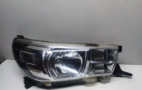 Toyota Hilux (AN120, AN130) Headlight/headlamp