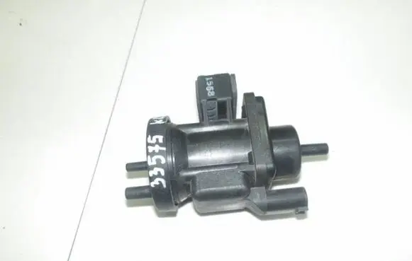 Mercedes-Benz C W202 Turbo solenoid valve 4715396