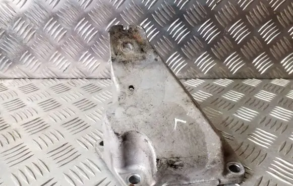 Infiniti FX Engine mounting bracket