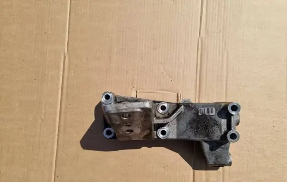 Iveco Daily 35 - 40.10 Engine mounting bracket 5801829174