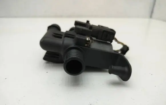BMW 5 E39 Coolant heater control valve 1147412159 100308