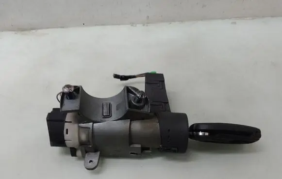 Volvo XC70 Ignition lock 8626324 8673073