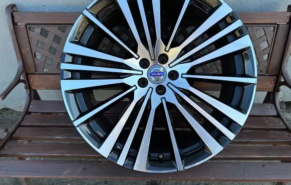 Volvo XC90 R22 alloy rim 32207757 V000177