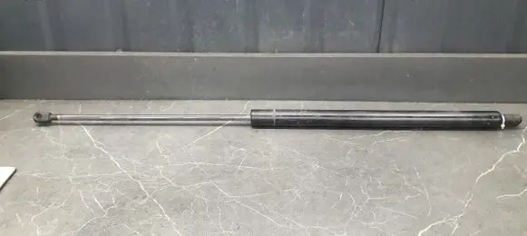 Mercedes-Benz Vito Viano W638 Tailgate strut 