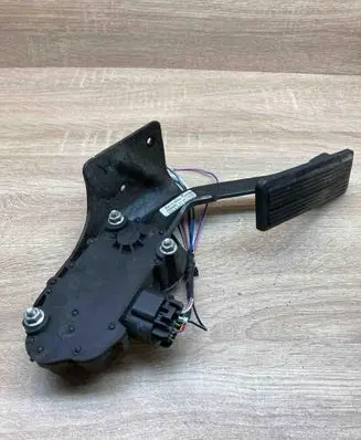 Chrysler Grand Voyager IV Accelerator throttle pedal 034PE4203 WithPlug
