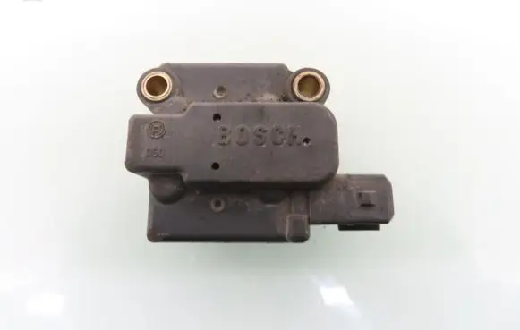 Audi 80 90 B3 Fuel pressure regulator 2437020009