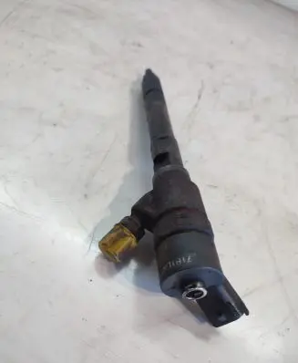 KIA Carens II Fuel injector 0445110258