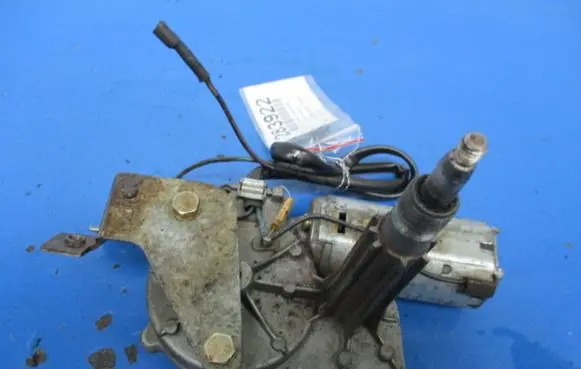 Opel Kadett E Rear window wiper motor