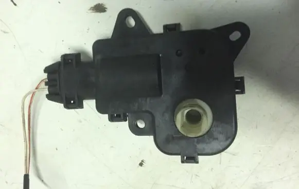 Renault Laguna II Air flap motor/actuator 7701206536