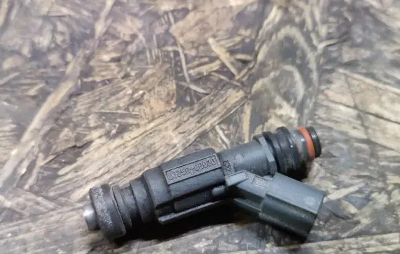 Toyota Auris 150 Fuel injector 232500D030 0280156019