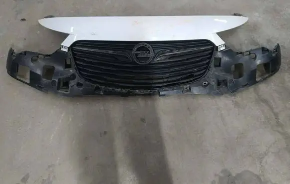 Opel Combo E Front grill 