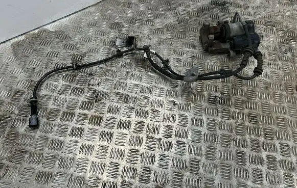 Chrysler Pacifica Rear brake caliper 68318167AA 68318173AB Z24338587