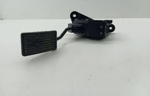 Honda CR-V Accelerator throttle pedal 31305J08