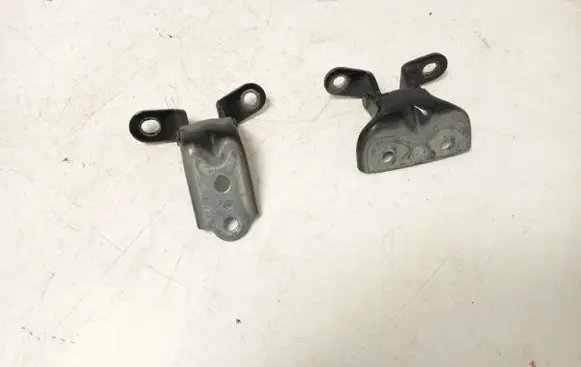 Hyundai i30 Front door upper hinge 