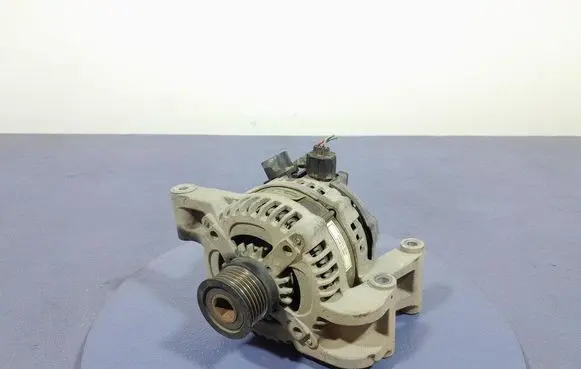 Volvo S40 Generator/alternator 1042102750