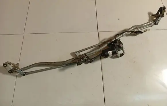 Opel Meriva A Front wiper linkage and motor
