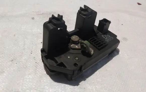 Opel Zafira A Rear door lock 24414134