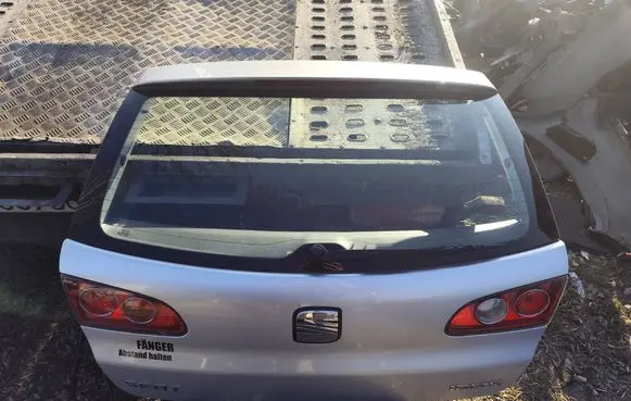 Seat Ibiza III (6L) Tailgate/trunk/boot lid LS7Y
