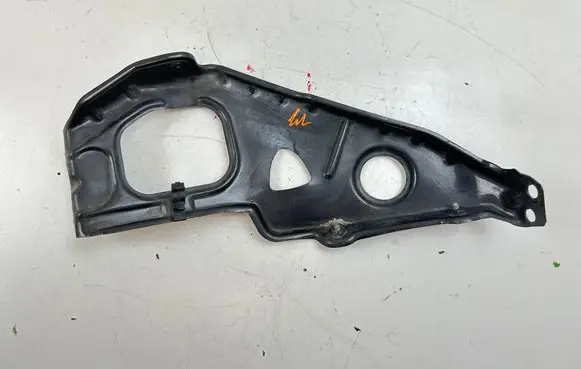 Maserati Quattroporte Headlight/headlamp mounting bracket 