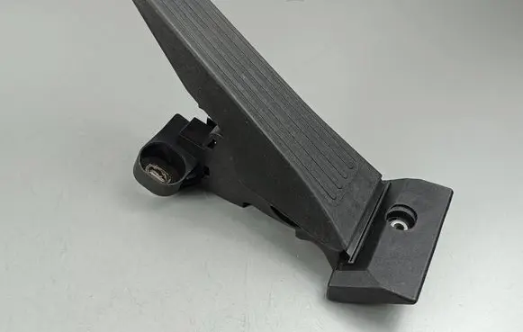 KIA Sorento IV Accelerator throttle pedal 32700R5110 L2316A102736