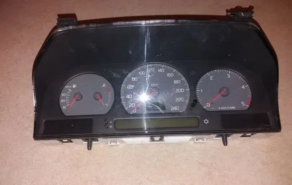 Volvo S70 V70 V70 XC Speedometer (instrument cluster) 9451530 9472523 9168144