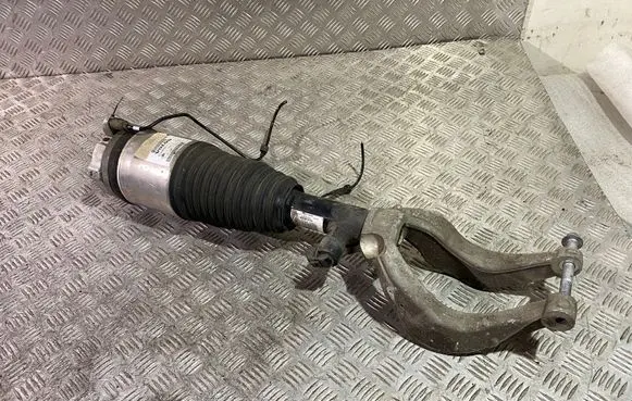 Volvo XC60 Front air suspension shock absorber 32269551
