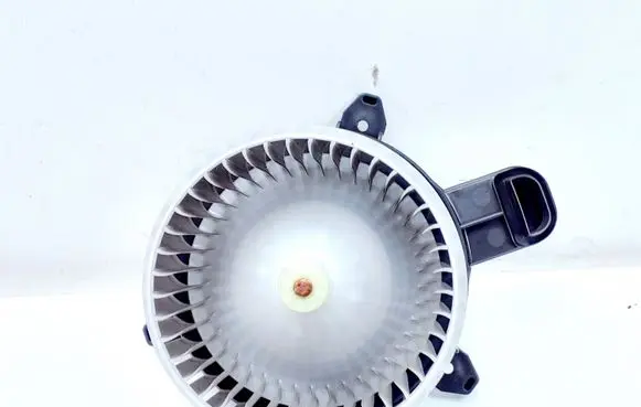Toyota Yaris XP210 Heater fan/blower CZ1163606052