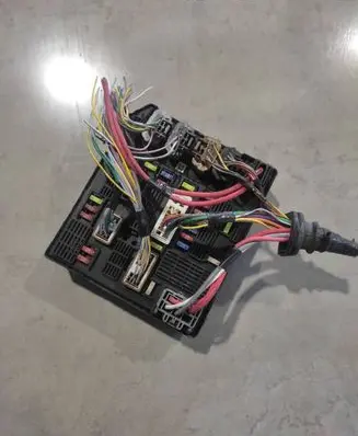 Renault Scenic III - Grand scenic III Fuse module 284B62342R 0231012200663 2840207904300