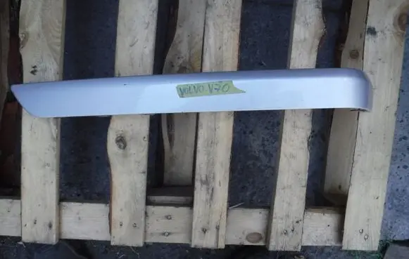 Volvo V70 Rear bumper trim bar molding 08693680