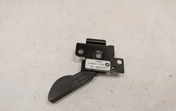 BMW X3 F25 Engine bonnet (hood) release handle 7218568 51237218568