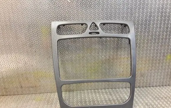 Mercedes-Benz C W203 Center console