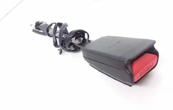 Nissan Pulsar Front seatbelt buckle