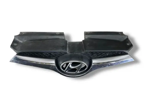 Hyundai Veloster Front bumper upper radiator grill 863512V100