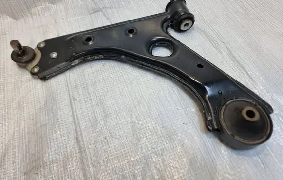 Opel Corsa E Front control arm 